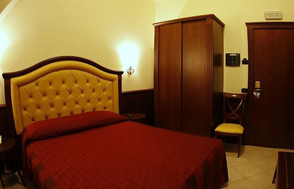 Bed and Breakfast Domus Augusta Рим Экстерьер фото