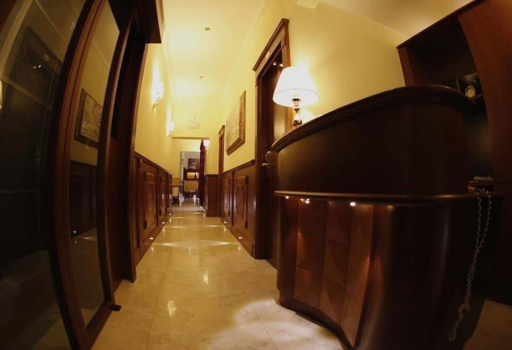 Bed and Breakfast Domus Augusta Рим Экстерьер фото